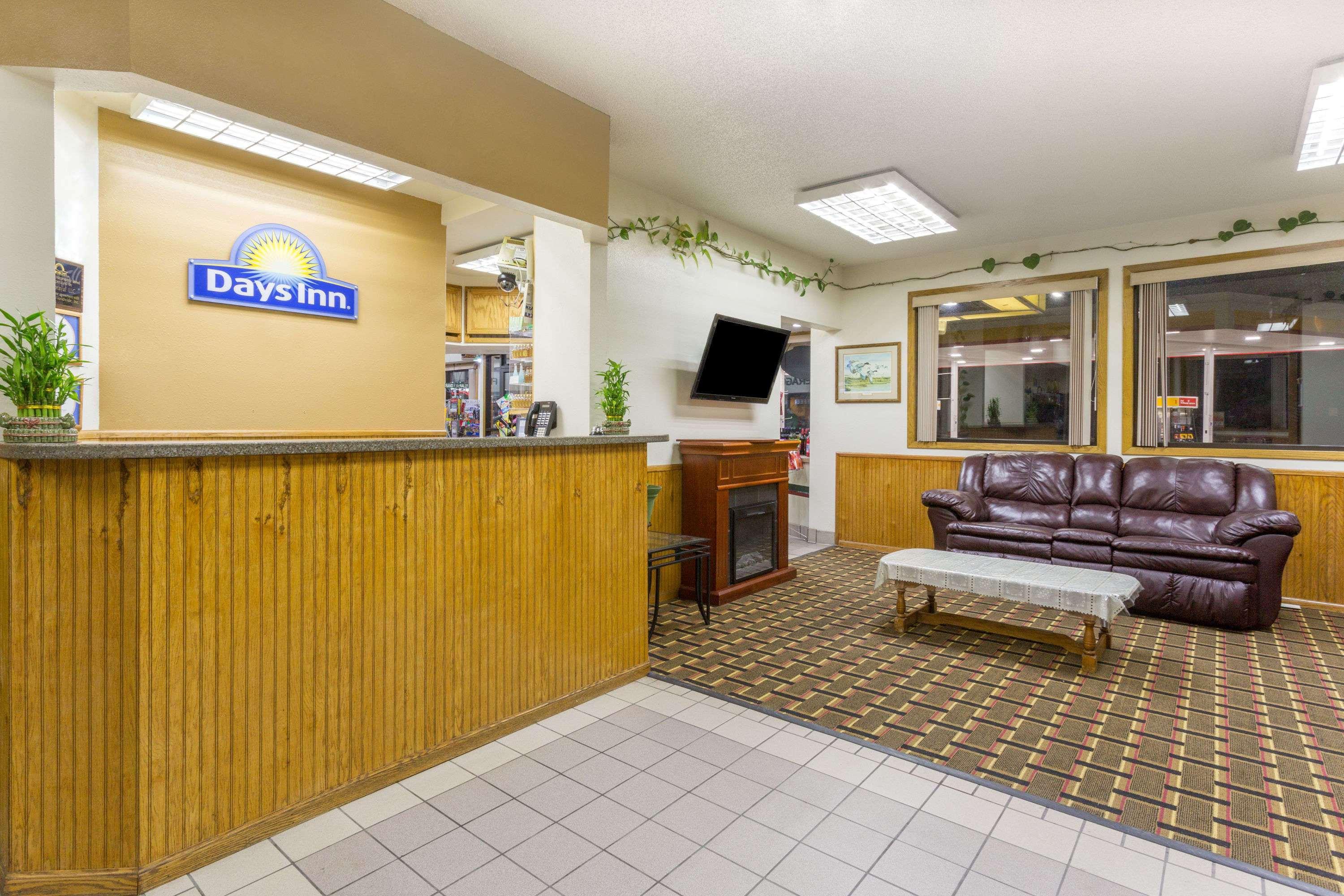 Days Inn By Wyndham Paxton Eksteriør bilde